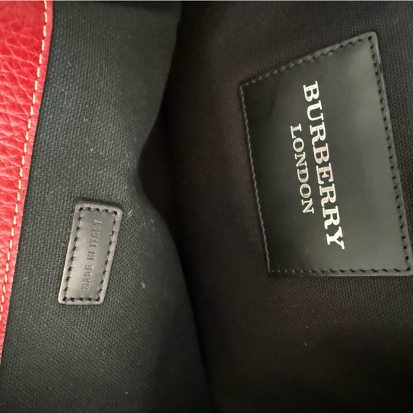 Burberry London Elegant Red Tote Bag - Picture 4 of 8